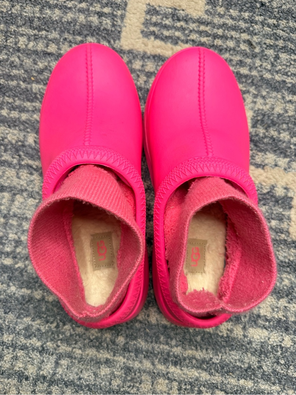 Great Condition UGG Tasman Clogs w/ Inserts Bright Pink